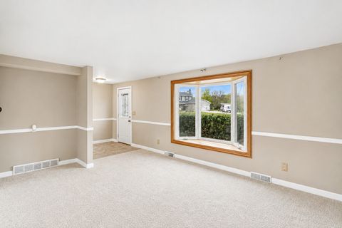 Tiny photo for 215 Tollview Terrace, Gilberts, IL 60136 (MLS # 12682037)