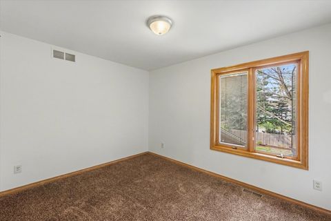 Tiny photo for 2404 N Nottingham Court, Champaign, IL 61821 (MLS # 12547260)