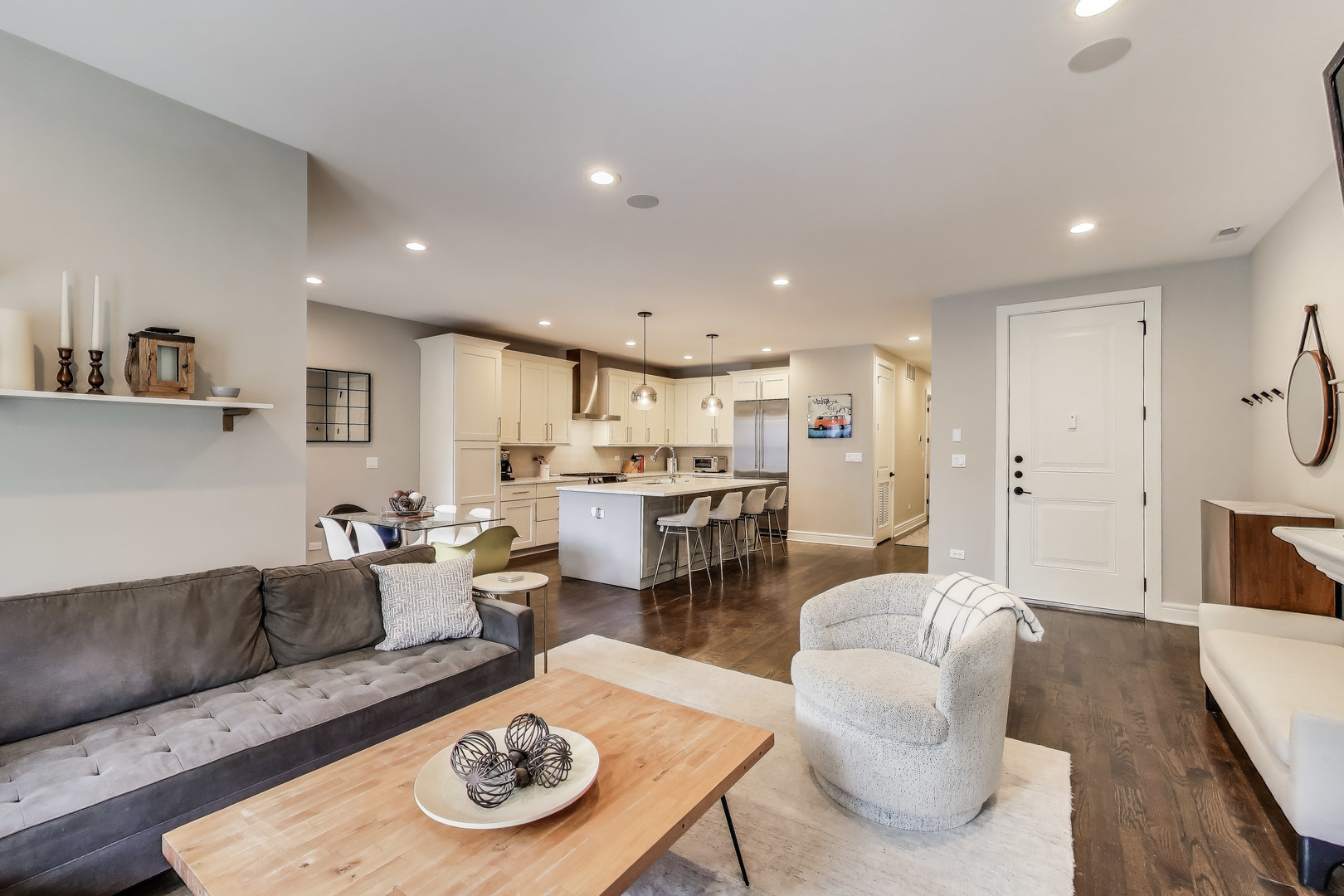 2136 W Belmont Avenue 2