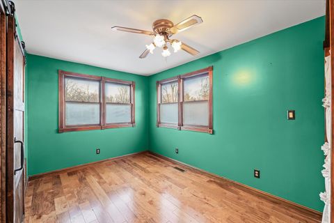Tiny photo for 702 W Iowa Street, Urbana, IL 61801 (MLS # 12529561)