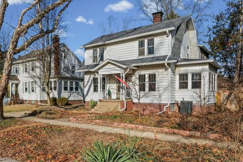 Photo of 702 W Iowa Street, Urbana, IL 61801 (MLS # 12529561)