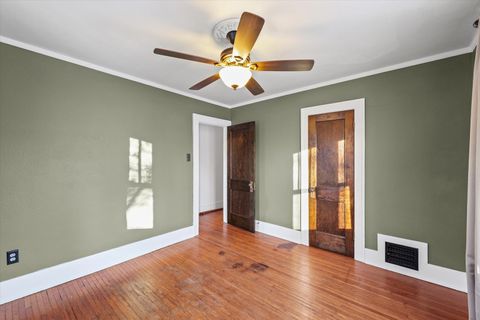 Tiny photo for 702 W Iowa Street, Urbana, IL 61801 (MLS # 12529561)