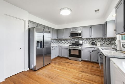 Tiny photo for 63 Tyler Court #B, Streamwood, IL 60107 (MLS # 12634121)