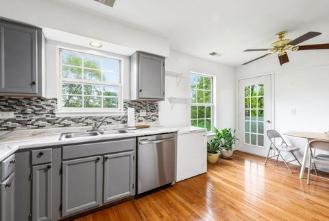 Tiny photo for 63 Tyler Court #B, Streamwood, IL 60107 (MLS # 12634121)