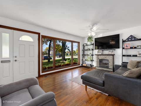 Tiny photo for 875 S York Street, Elmhurst, IL 60126 (MLS # 12678996)