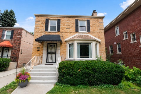 Photo of 10831 S Longwood Drive, Chicago, IL 60643 (MLS # 12729221)