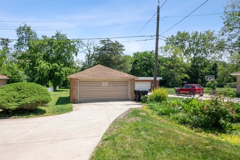 Tiny photo for 10831 S Longwood Drive, Chicago, IL 60643 (MLS # 12729221)