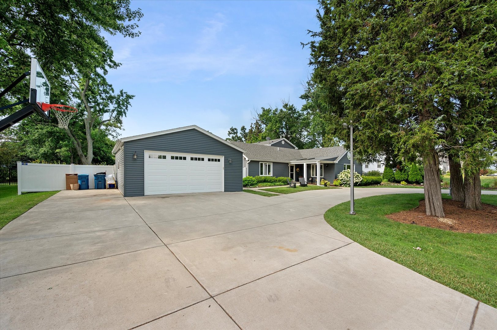15W061 Harrison Street
