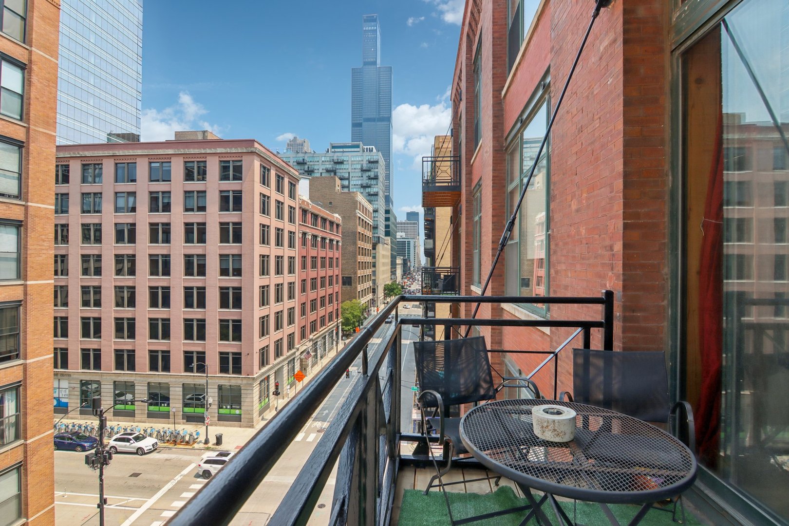 701 W Jackson Boulevard 502B