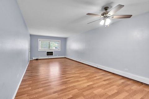 Tiny photo for 120A Collen Drive #105, Lombard, IL 60148 (MLS # 12439028)
