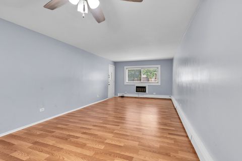Tiny photo for 120A Collen Drive #105, Lombard, IL 60148 (MLS # 12439028)