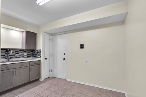 Tiny photo for 120A Collen Drive #105, Lombard, IL 60148 (MLS # 12439028)