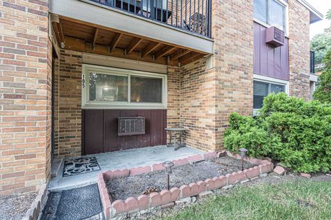 Tiny photo for 120A Collen Drive #105, Lombard, IL 60148 (MLS # 12439028)