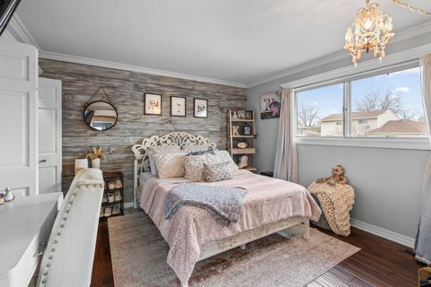 Tiny photo for 340 Stonehurst Lane, Roselle, IL 60172 (MLS # 12608402)