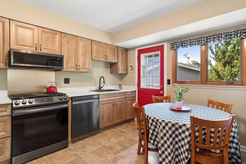 Tiny photo for 6601 MacArthur Drive, Woodridge, IL 60517 (MLS # 12669652)