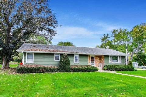 Tiny photo for 3601 W Clover Avenue, McHenry, IL 60050 (MLS # 12786409)