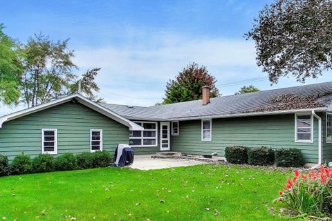 Tiny photo for 3601 W Clover Avenue, McHenry, IL 60050 (MLS # 12786409)