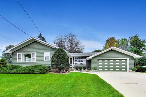 Tiny photo for 3601 W Clover Avenue, McHenry, IL 60050 (MLS # 12786409)