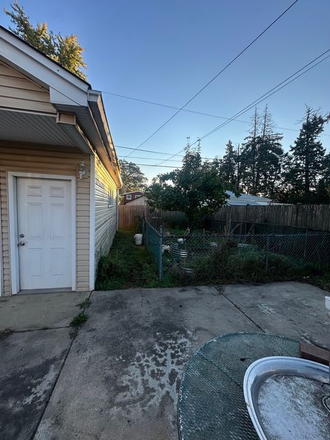 Tiny photo for 139 N Hemlock Avenue, Wood Dale, IL 60191 (MLS # 12505203)