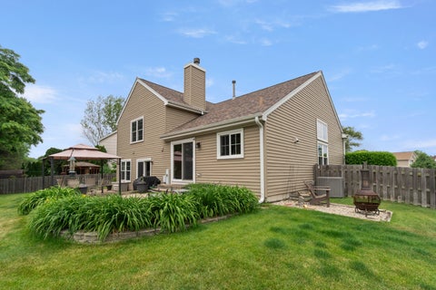 Tiny photo for 1985 Rochelle Court, Wheeling, IL 60090 (MLS # 12669857)