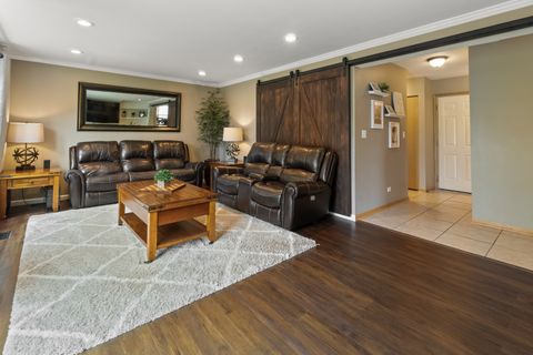 Tiny photo for 1985 Rochelle Court, Wheeling, IL 60090 (MLS # 12669857)