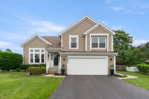 Photo of 1985 Rochelle Court, Wheeling, IL 60090 (MLS # 12669857)