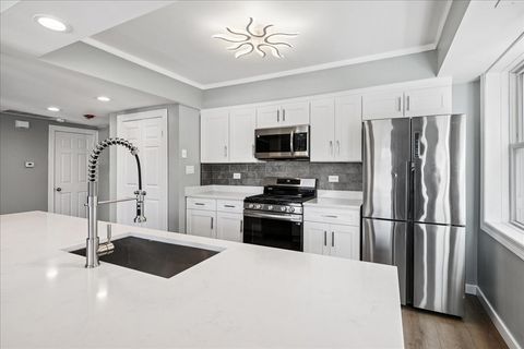 Tiny photo for 29 E Burlington Street #A, Riverside, IL 60546 (MLS # 12506742)