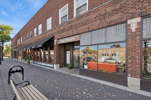 Tiny photo for 29 E Burlington Street #A, Riverside, IL 60546 (MLS # 12506742)