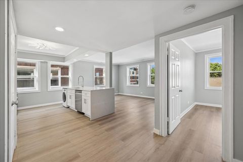 Tiny photo for 29 E Burlington Street #A, Riverside, IL 60546 (MLS # 12506742)