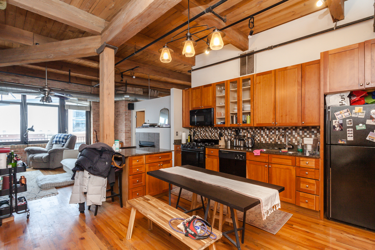 625 W Jackson Boulevard 813