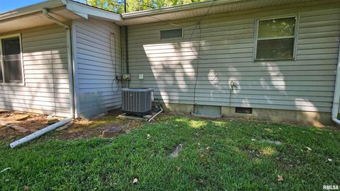 Tiny photo for 708 N 20TH Street, Herrin, IL 62948 (MLS # EB459030)