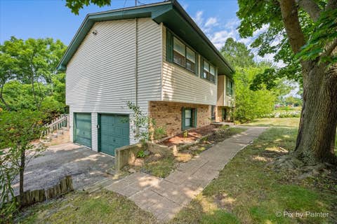 Tiny photo for 2614 Crystal Lake Road, Cary, IL 60013 (MLS # 12687775)