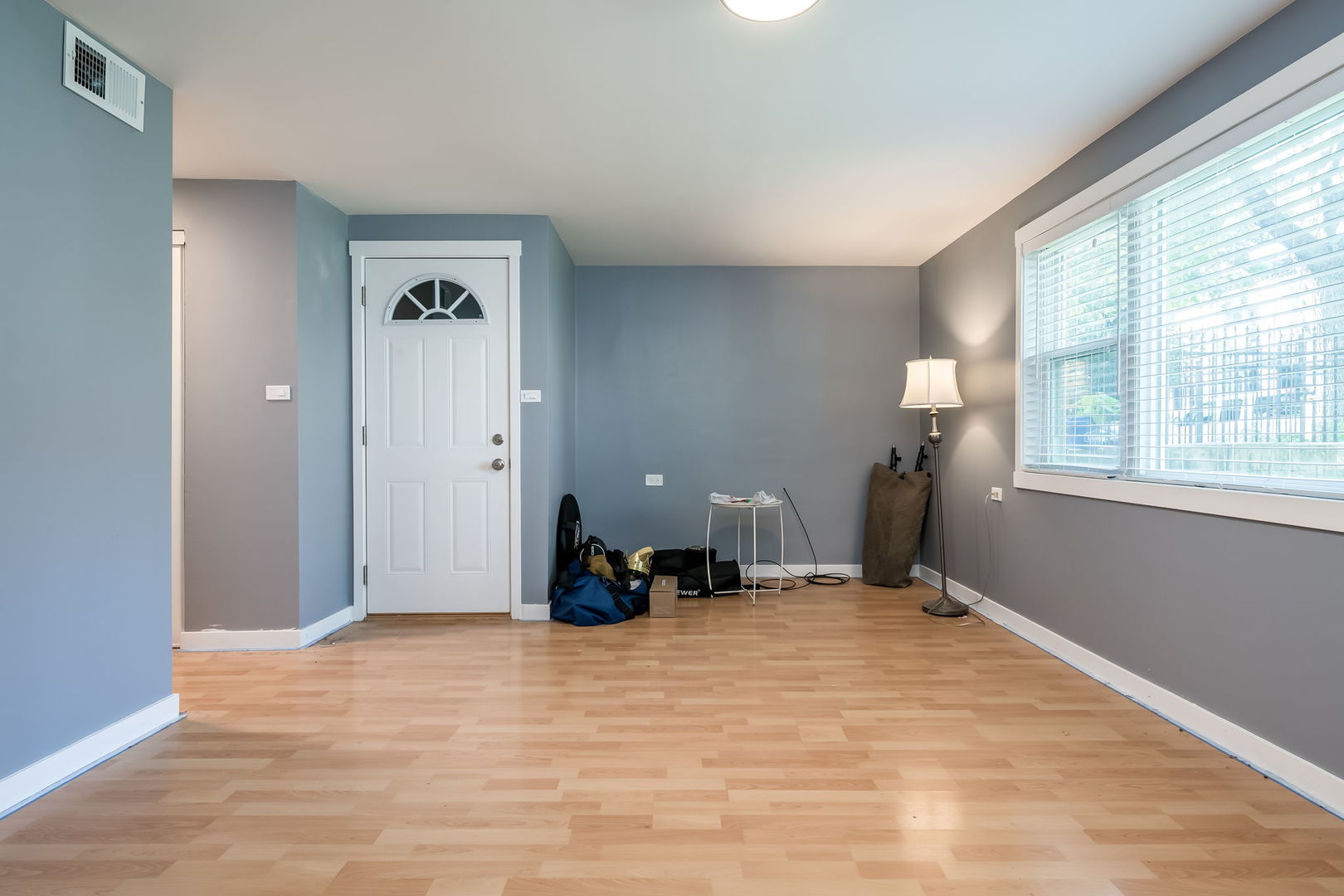 Chicago, Illinois 60622, United States, 4 Bedrooms Bedrooms, ,2 BathroomsBathrooms,Residential,Active,207144