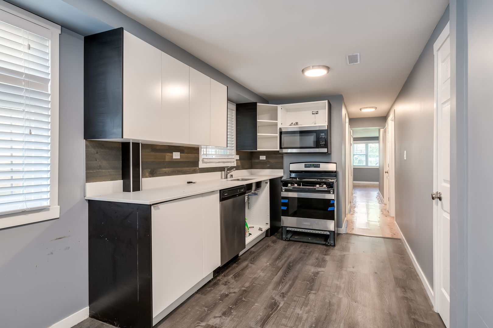 Chicago, Illinois 60622, United States, 4 Bedrooms Bedrooms, ,2 BathroomsBathrooms,Residential,Active,207144