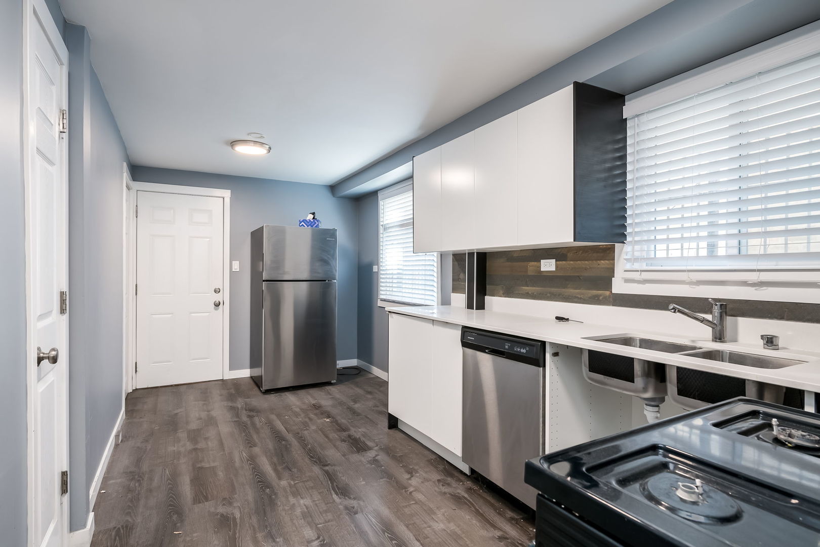 Chicago, Illinois 60622, United States, 4 Bedrooms Bedrooms, ,2 BathroomsBathrooms,Residential,Active,207144