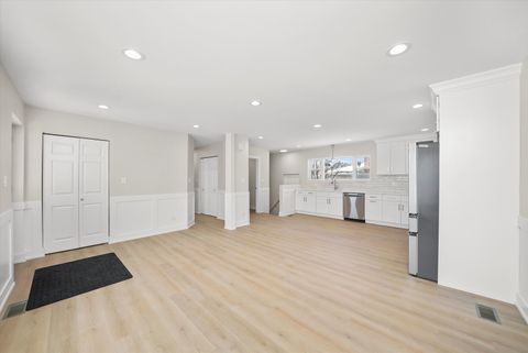 Tiny photo for 17060 Louis Avenue, South Holland, IL 60473 (MLS # 12515811)