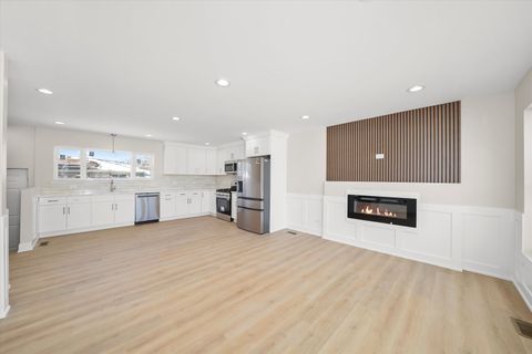 Tiny photo for 17060 Louis Avenue, South Holland, IL 60473 (MLS # 12515811)