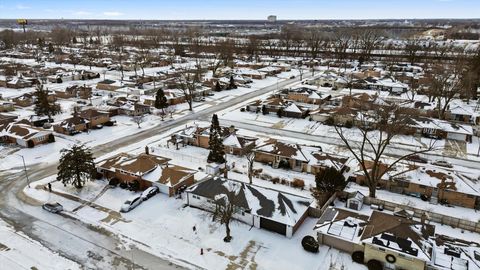 Tiny photo for 17060 Louis Avenue, South Holland, IL 60473 (MLS # 12515811)