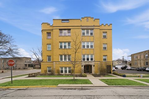 Photo of 600 ELGIN Avenue #3B, Forest Park, IL 60130 (MLS # 12642973)