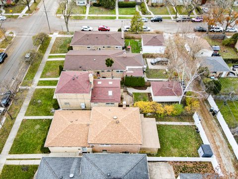 Tiny photo for 3916 Keeney Street, Skokie, IL 60076 (MLS # 12534468)