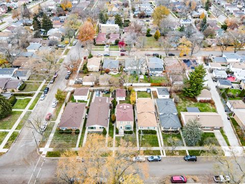 Tiny photo for 3916 Keeney Street, Skokie, IL 60076 (MLS # 12534468)