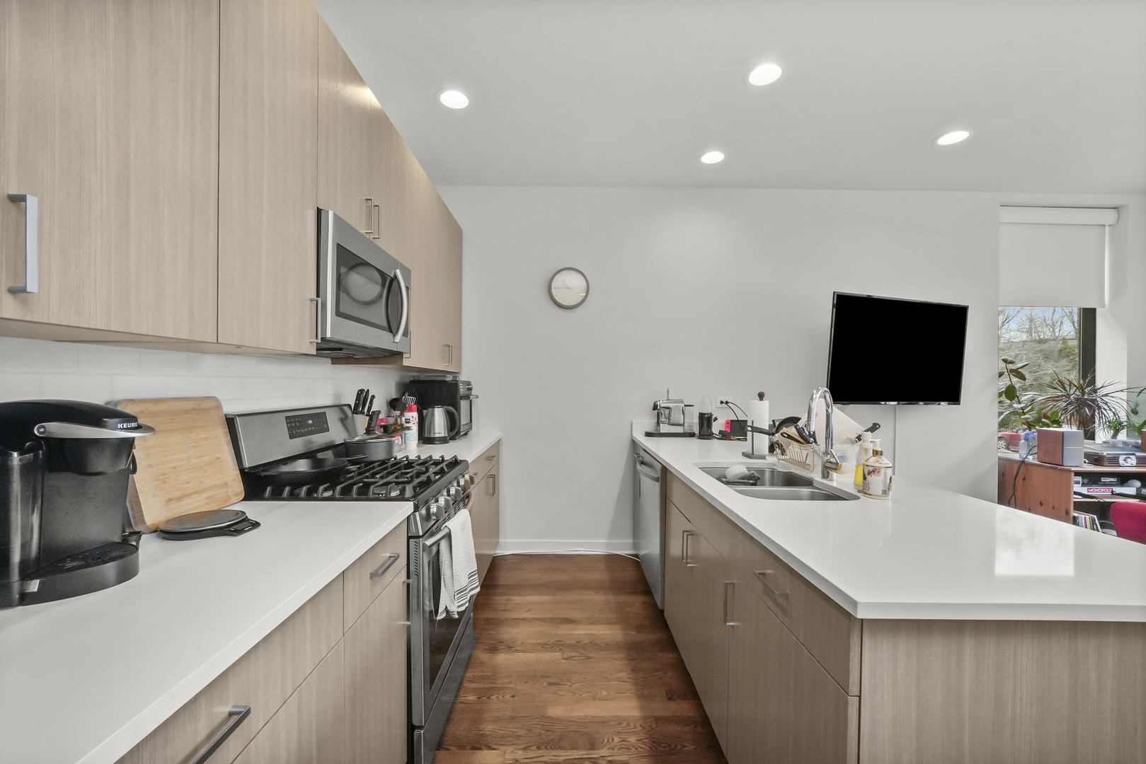 838 W Erie Street 1W