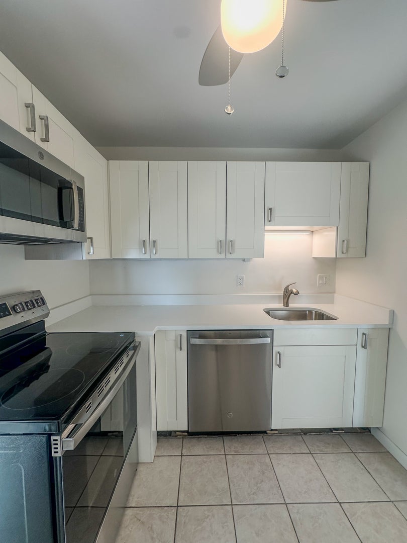 1255 N Sandburg Terrace 2403