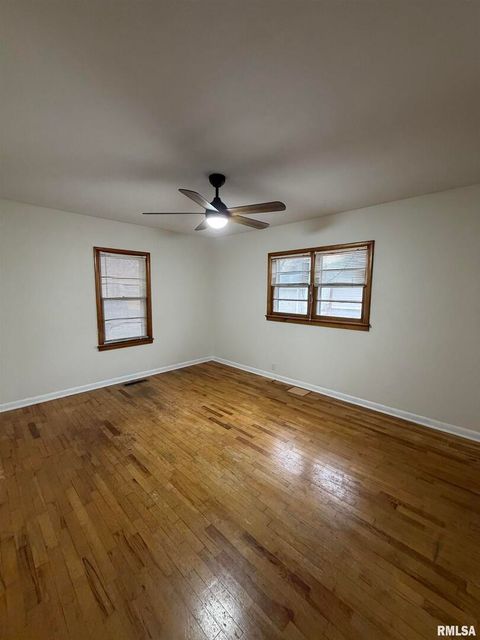 Tiny photo for 1806 MARKET Street, Metropolis, IL 62960 (MLS # EB460616)