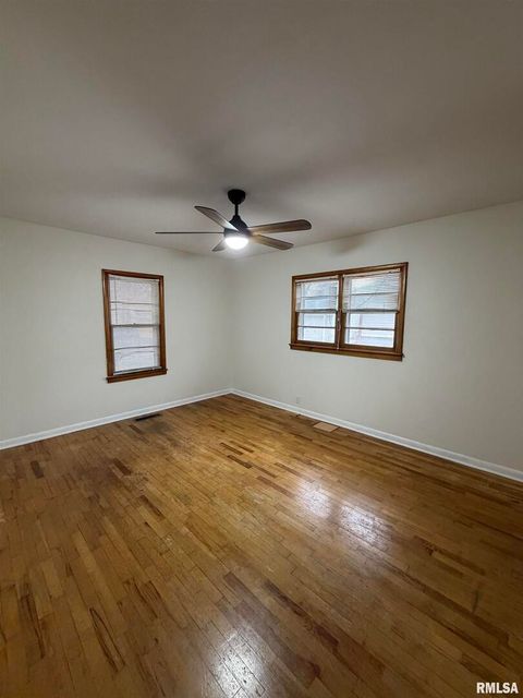 Tiny photo for 1806 MARKET Street, Metropolis, IL 62960 (MLS # EB460616)