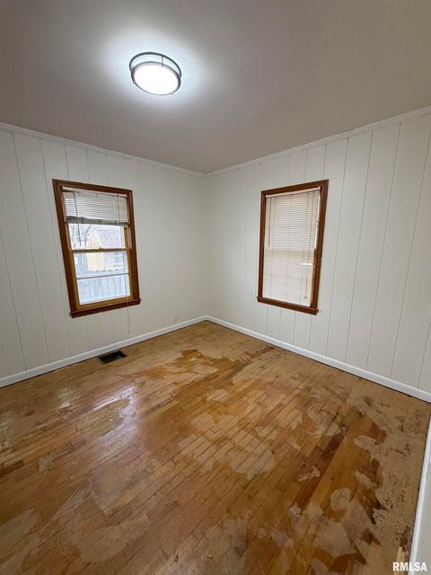 Tiny photo for 1806 MARKET Street, Metropolis, IL 62960 (MLS # EB460616)