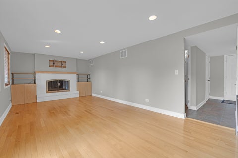 Tiny photo for 650 Newport Avenue, Westmont, IL 60559 (MLS # 12718799)