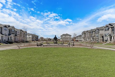 Tiny photo for 573 yosemite Way, Mundelein, IL 60060 (MLS # 12530717)