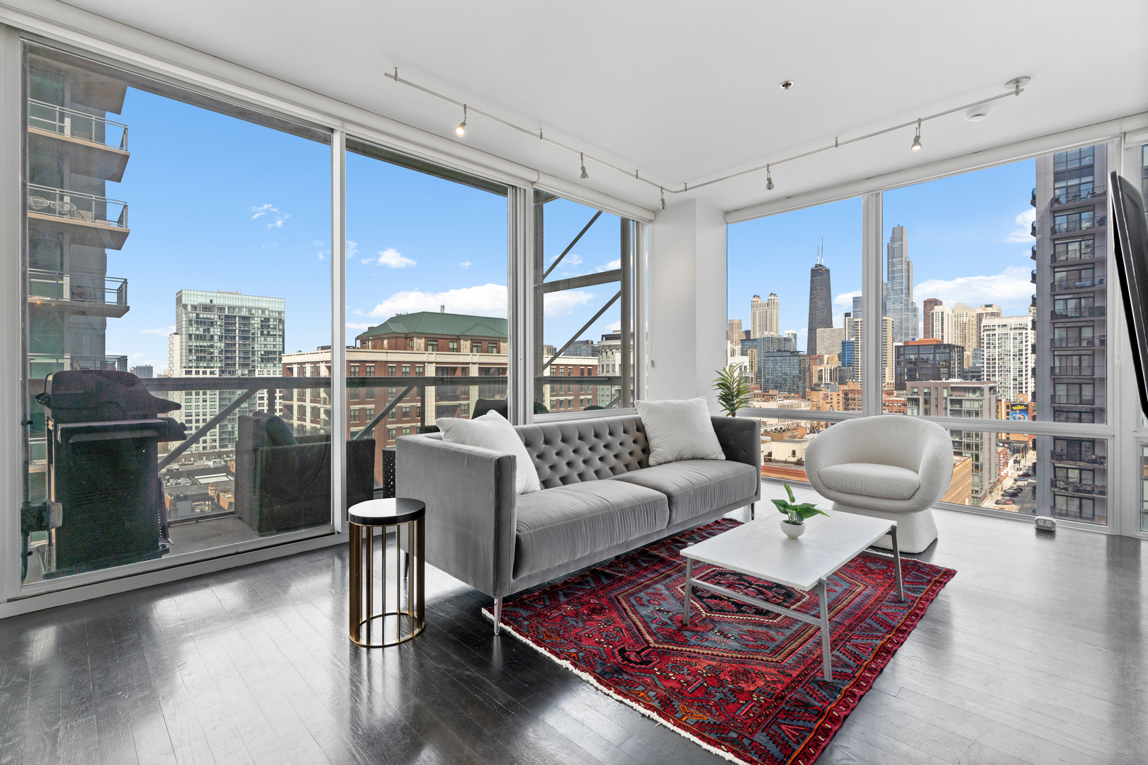 653 N Kingsbury Street 1405