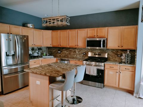 Tiny photo for 2021 CYPRESS Court, Glendale Heights, IL 60139 (MLS # 12572797)